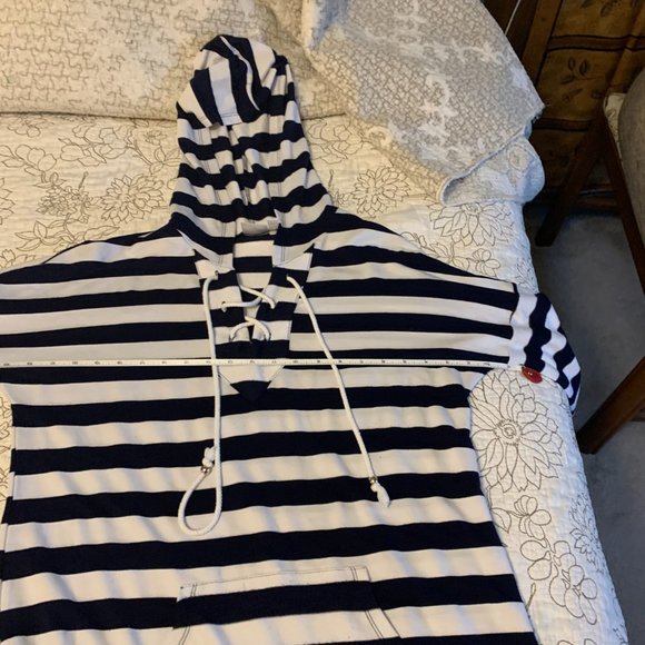 Beachy Cover-Up - Picture 6 of 11